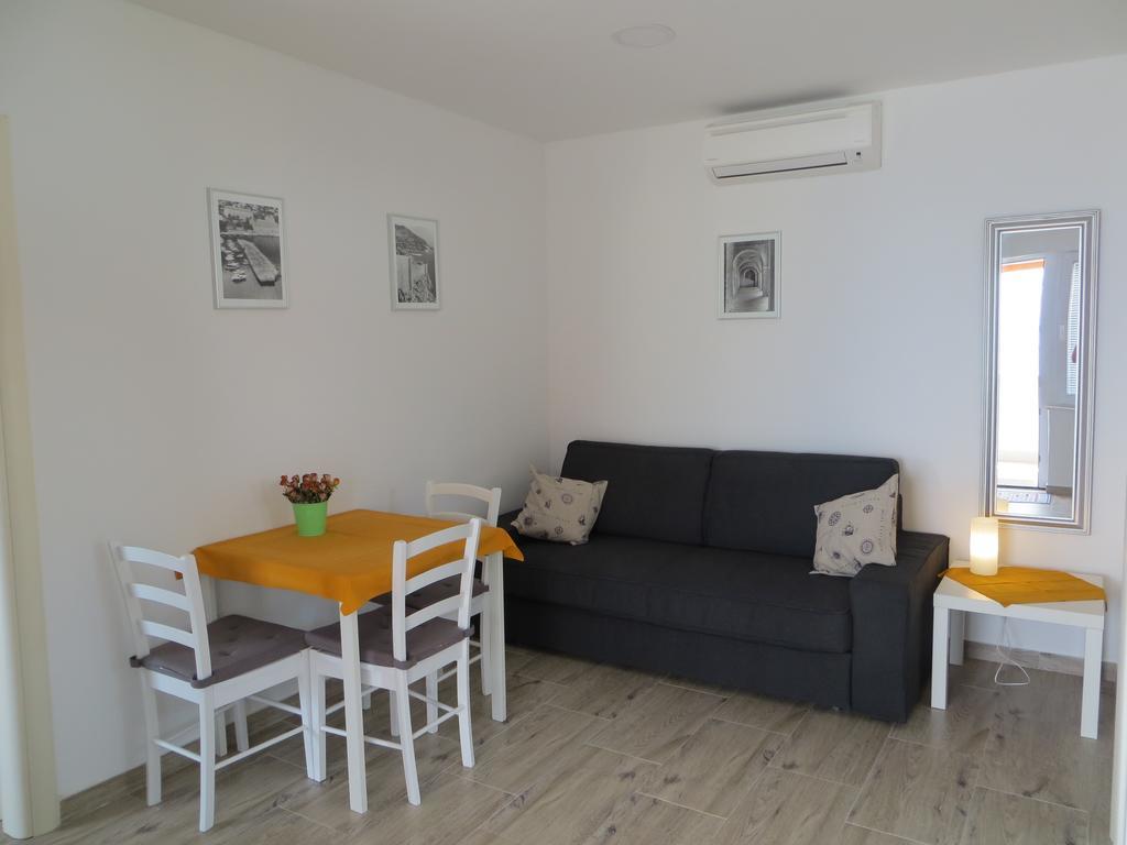 Nava Apartment *